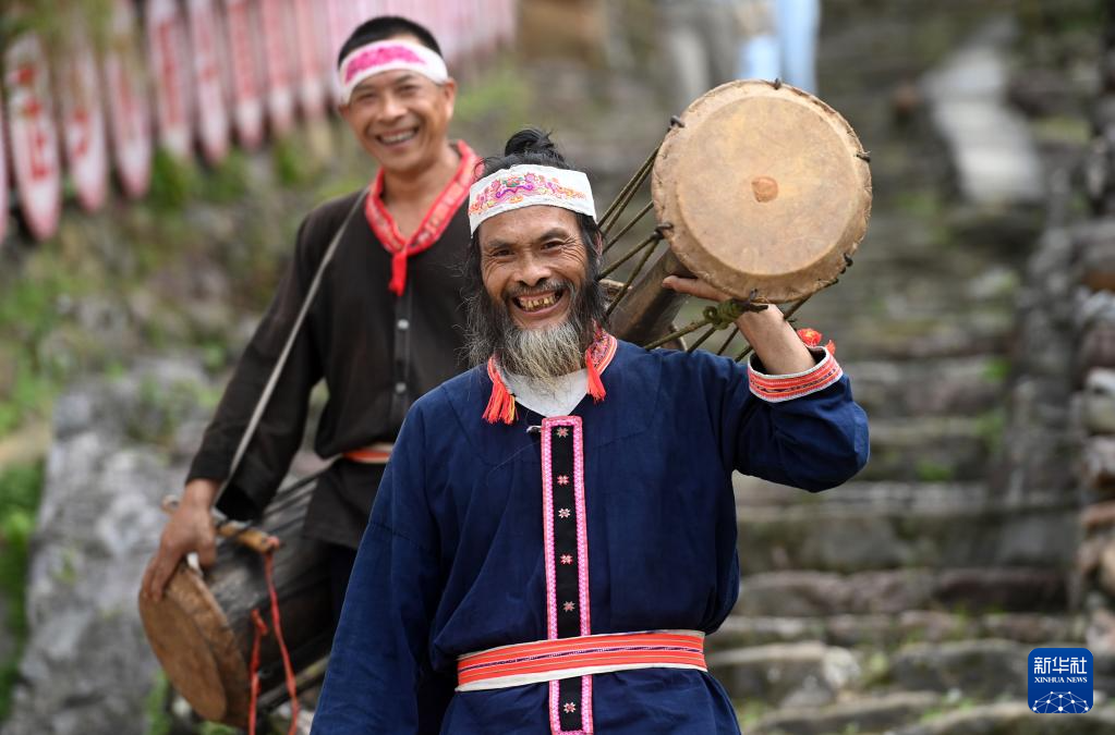 鼓韻悠遠(yuǎn) 歌聲飛揚(yáng)：探訪廣西金秀瑤山“非遺村”